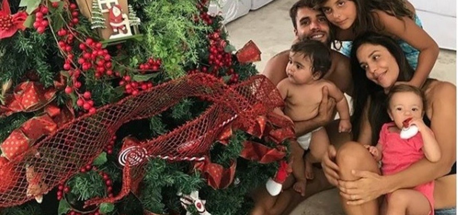 [Ivete posta foto de Natal despojada com a famÃ­lia]