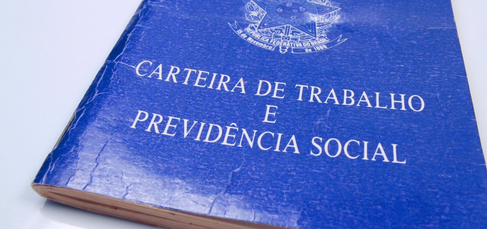 [Desemprego recua para 11,6% no país, mas ainda afeta 12,2 milhões]