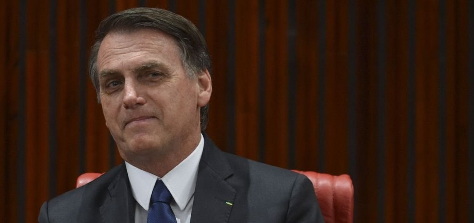 [Bolsonaro anuncia que irÃ¡ conceder posse de arma atravÃ©s de decreto]