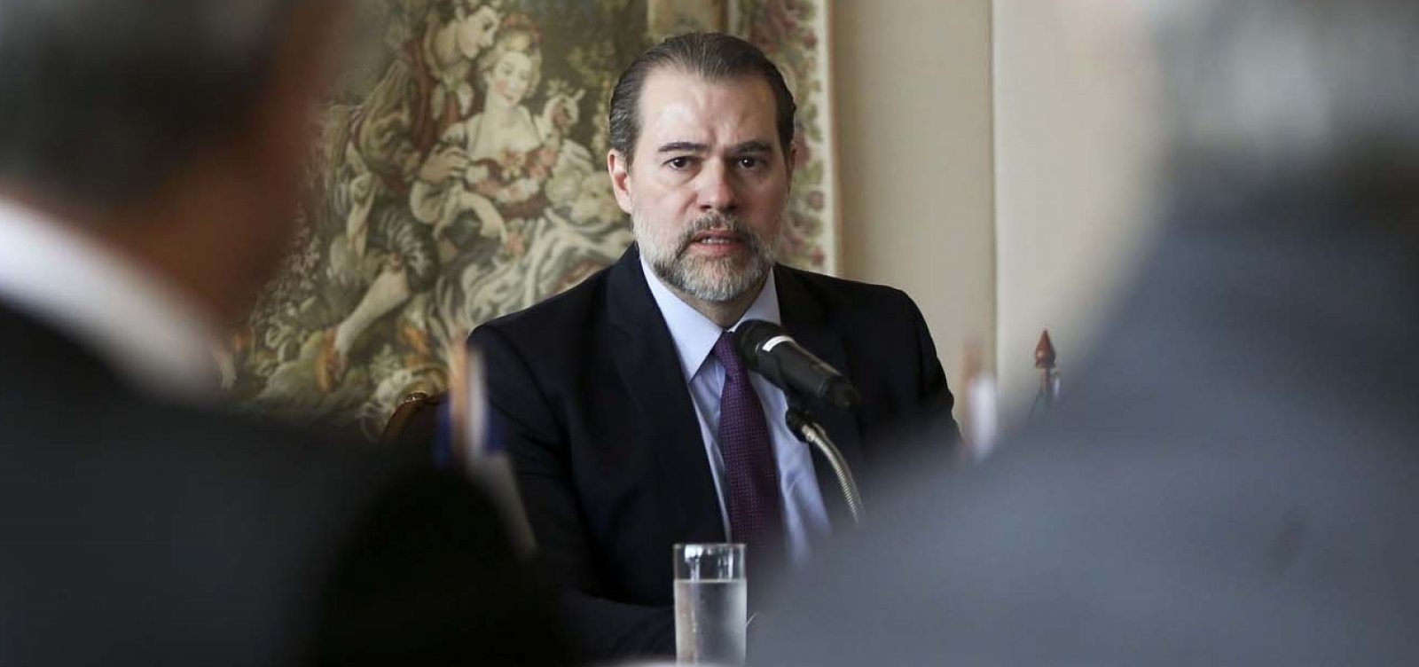 [Parlamentares querem acabar com foro especial para magistrados ]