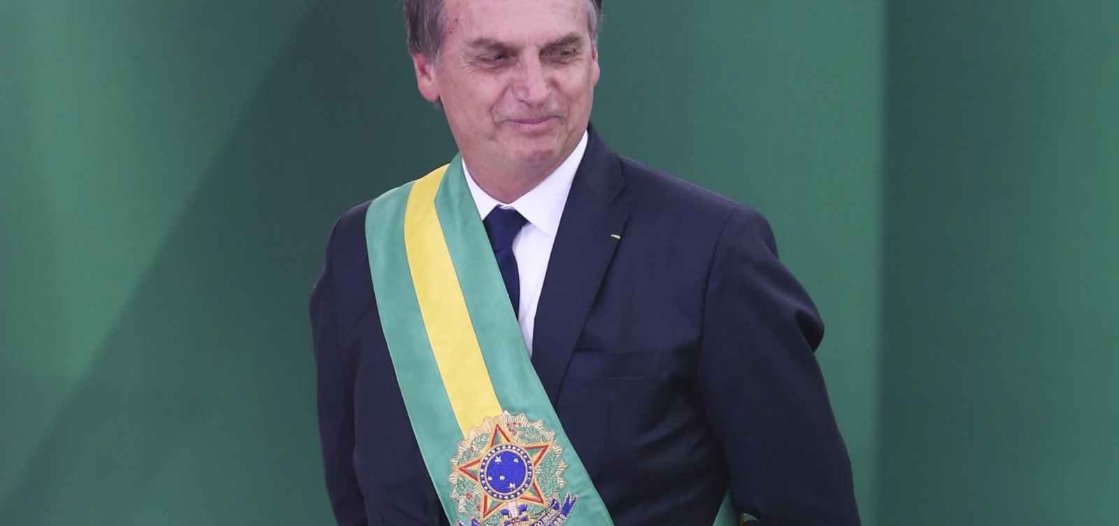 [Bolsonaro diz que JustiÃ§a do Trabalho poderÃ¡ ser extinta]