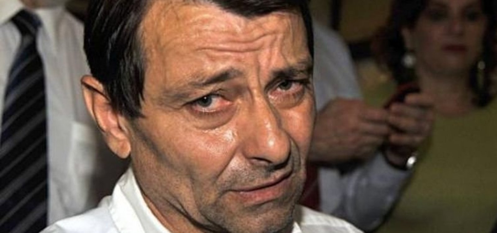 [Cesare Battisti é preso na Bolívia com barba e bigodes falsos]