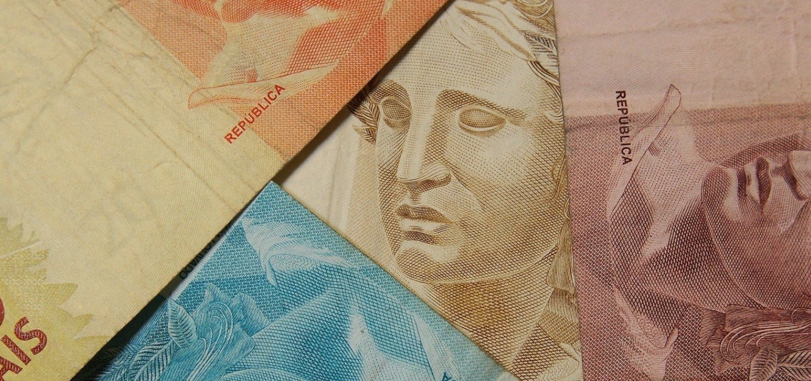 [Caixa e BB comeÃ§am a pagar abono salarial do PIS/Pasep para nascidos em janeiro e fevereiro]