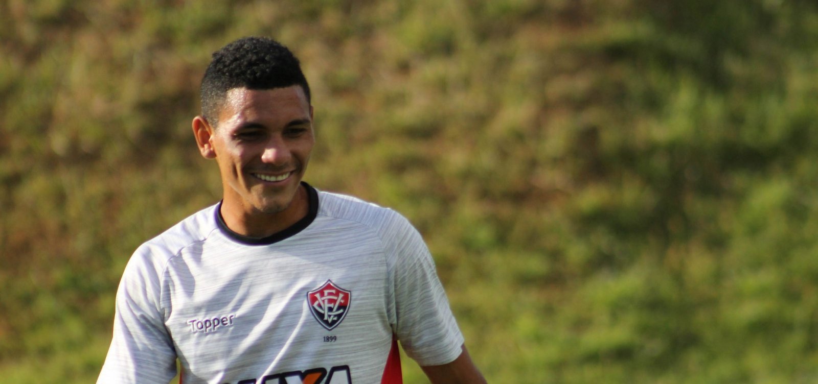 [Léo Gomes move ação contra o Vitória, mas Justiça nega rescisão de contrato]