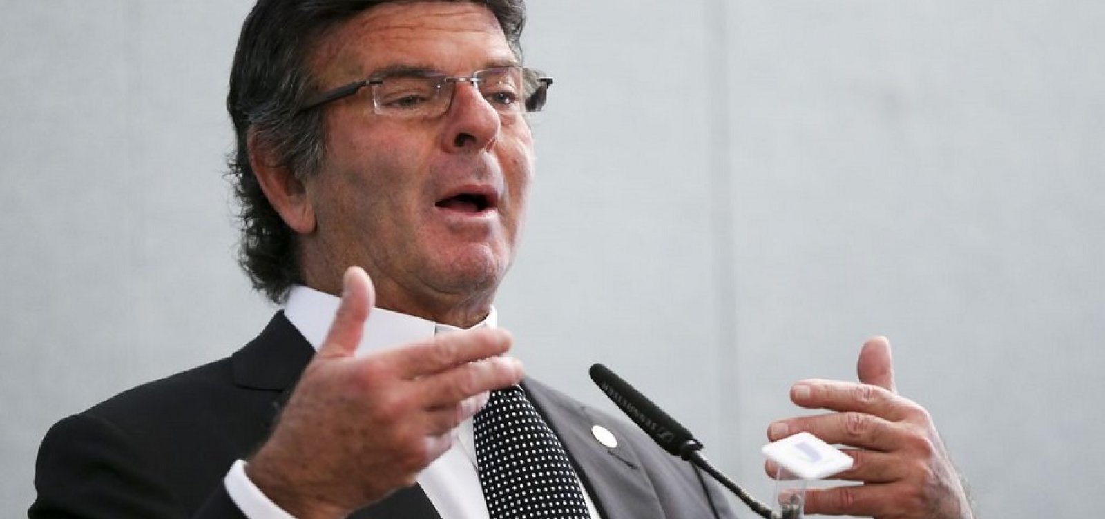 [Fux diz que, se não tomasse decisão sobre Flávio Bolsonaro, provas poderiam ser anuladas]