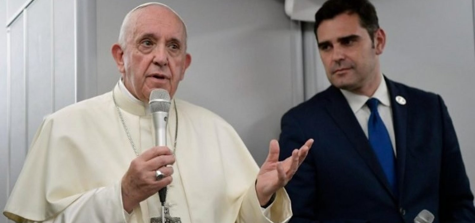 [Papa Francisco se diz a favor da educação sexual nas escolas]