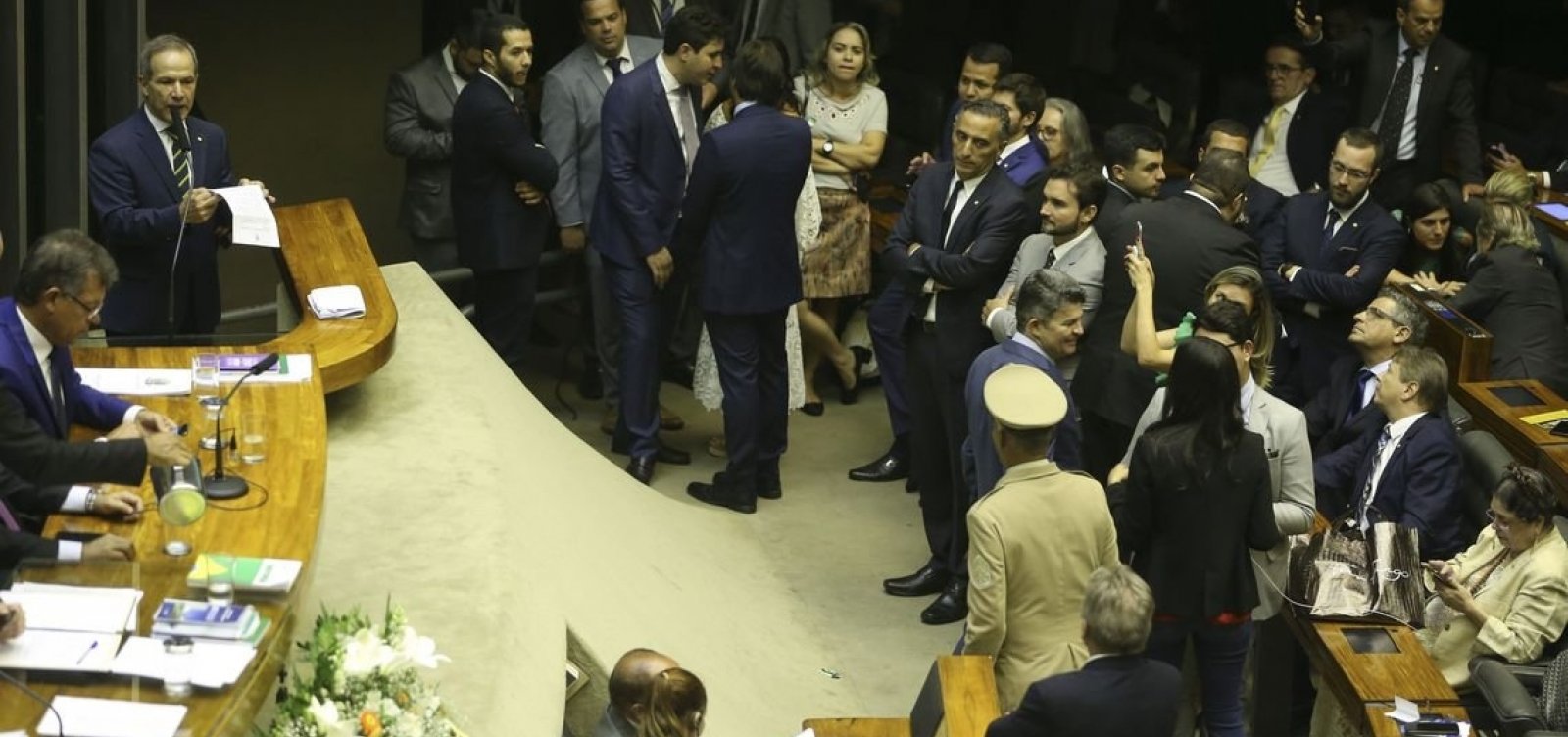 [Bloco do PSL domina comissÃµes e isola esquerda na CÃ¢mara]