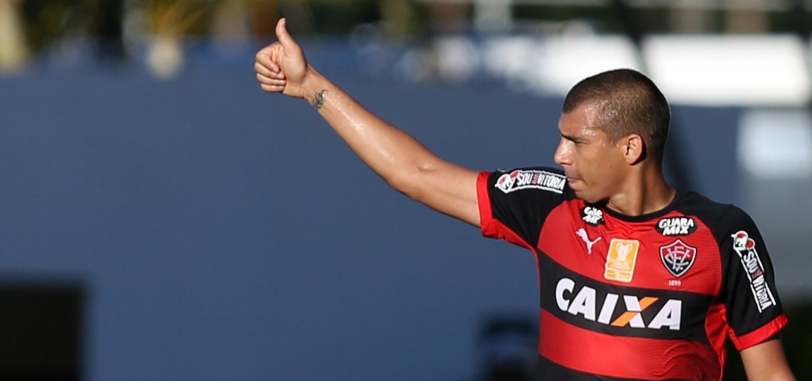 [Vitória fecha retorno de Neto Baiano ]