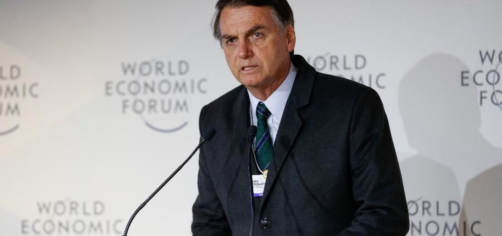 [Após anunciar fechamento, Bolsonaro anuncia 'nova TV Brasil']