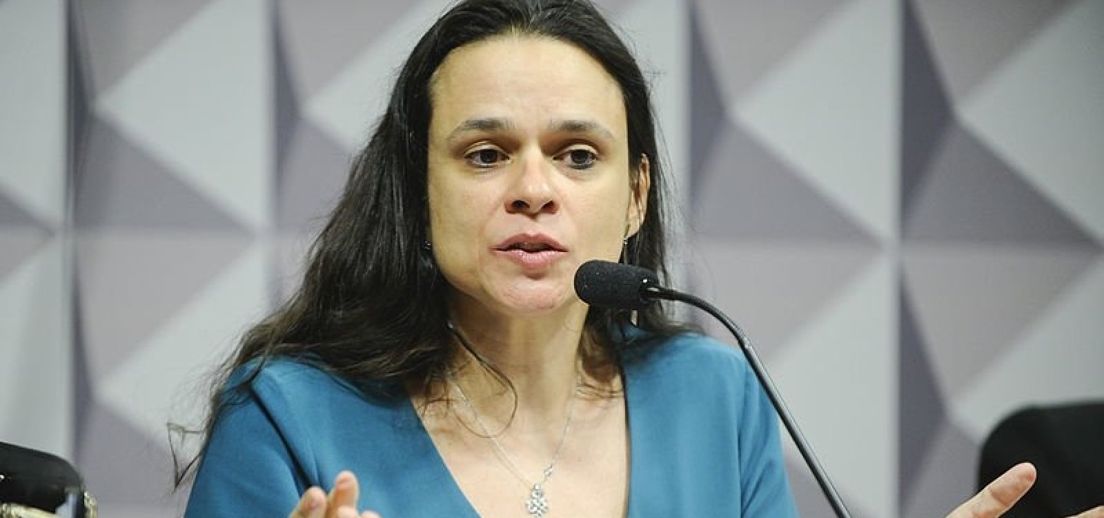 ['Não tem cabimento', diz Janaína Paschoal sobre exoneração de Bebianno]
