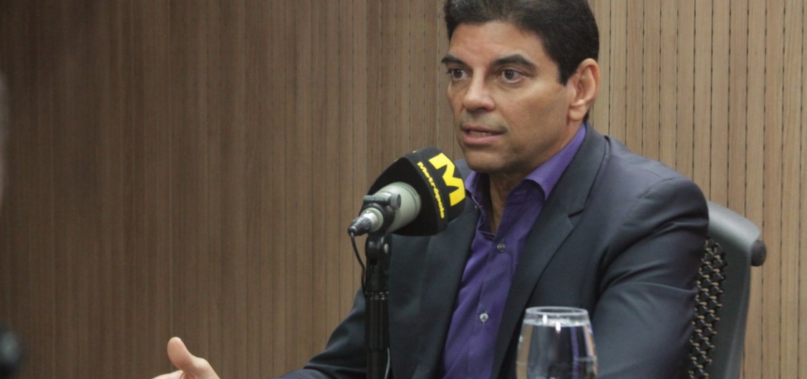 [Cajado minimiza disputa Bolsonaro X Bebianno: ‘Crise maior do que deveria’ ]