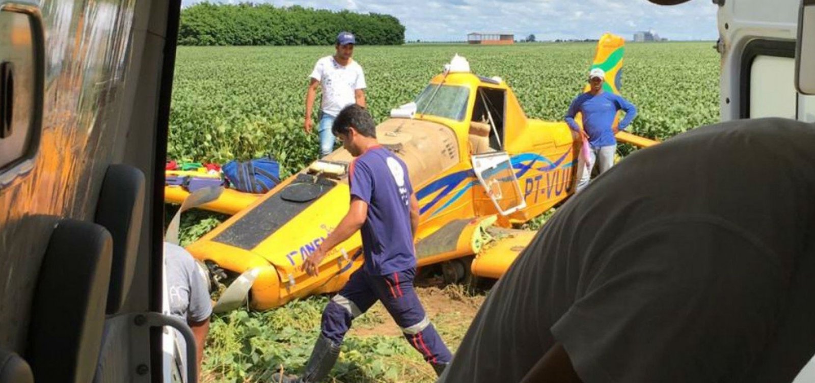 [Avião cai na Bahia e piloto não resiste aos ferimentos]
