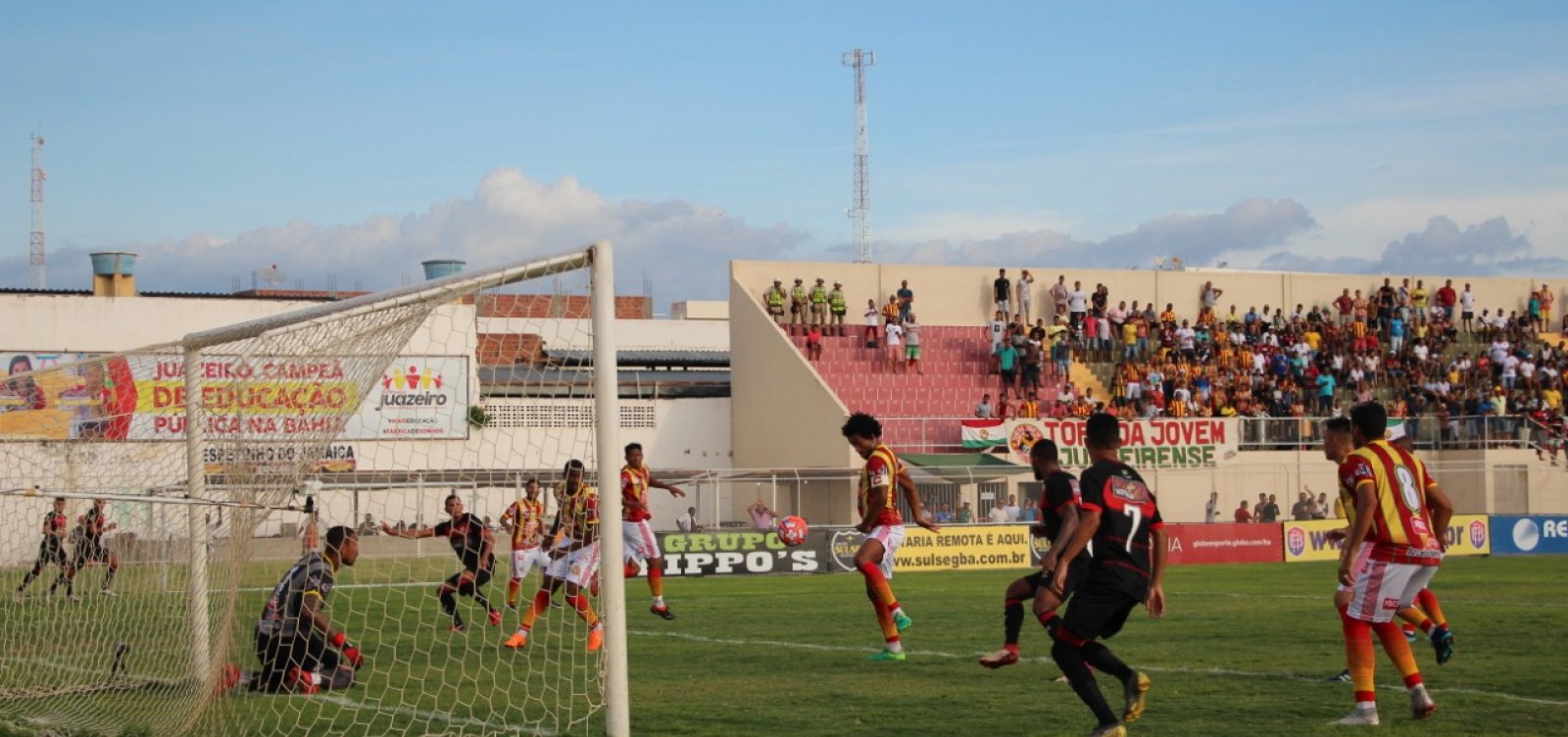 [VitÃ³ria empata com o Juazeirense em 1 a 1 no Adauto Moraes pelo Campeonato Baiano]