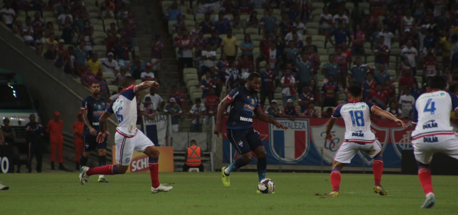 [Bahia empata com Fortaleza na Arena Castelão]