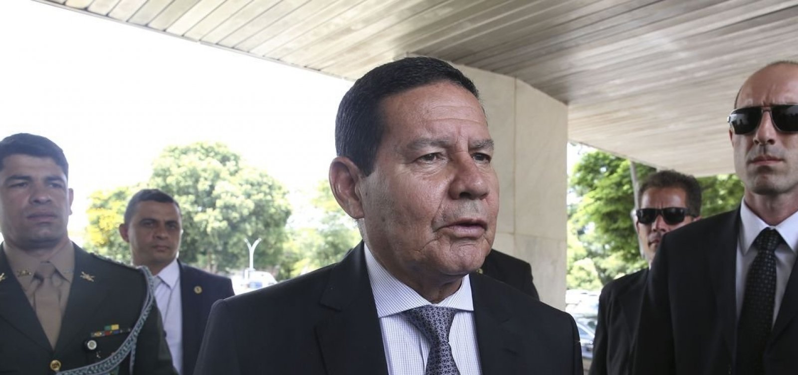 [Guerra civil na Venezuela é 'cenário possível', diz Mourão]