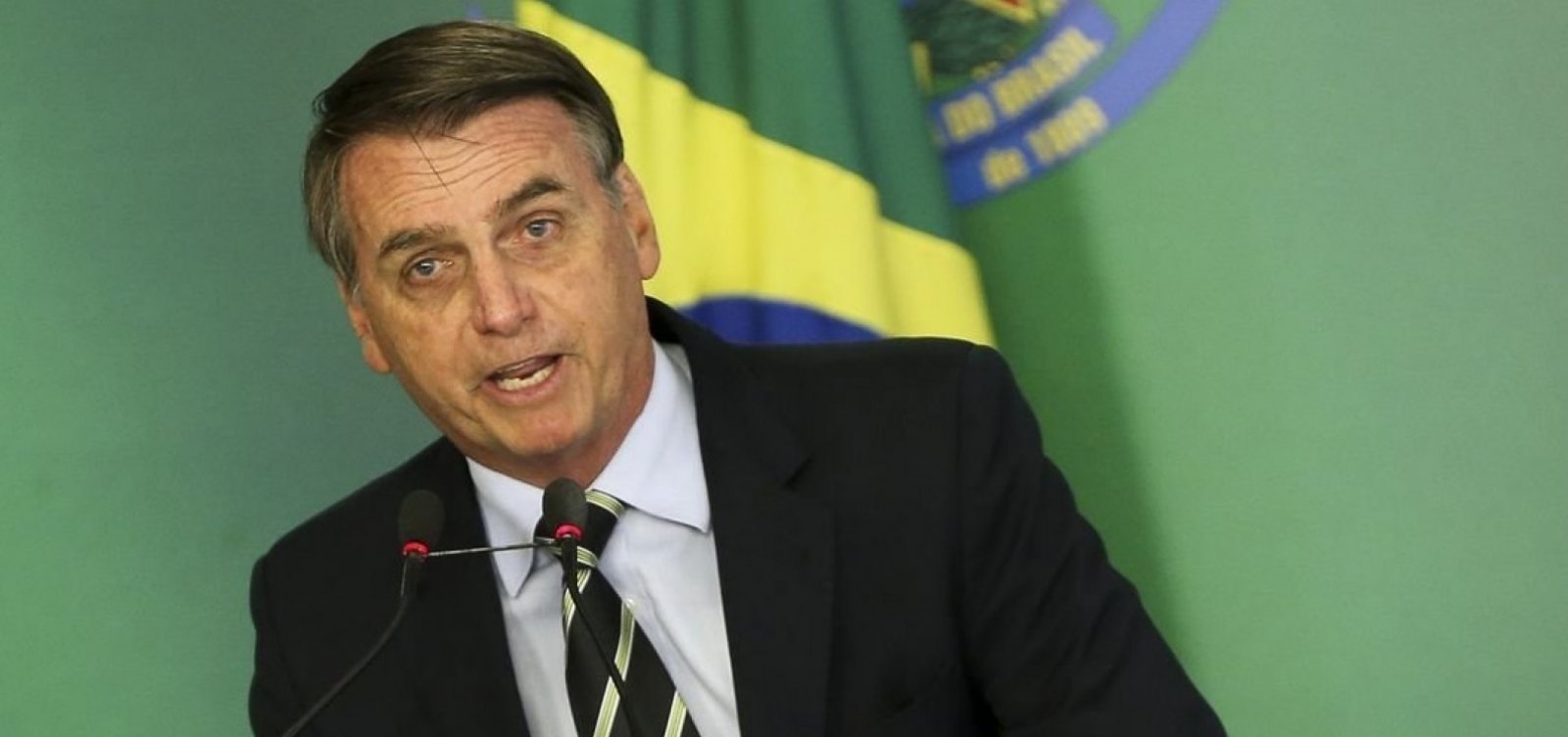 [Bolsonaro anuncia que vai processar ator José de Abreu]