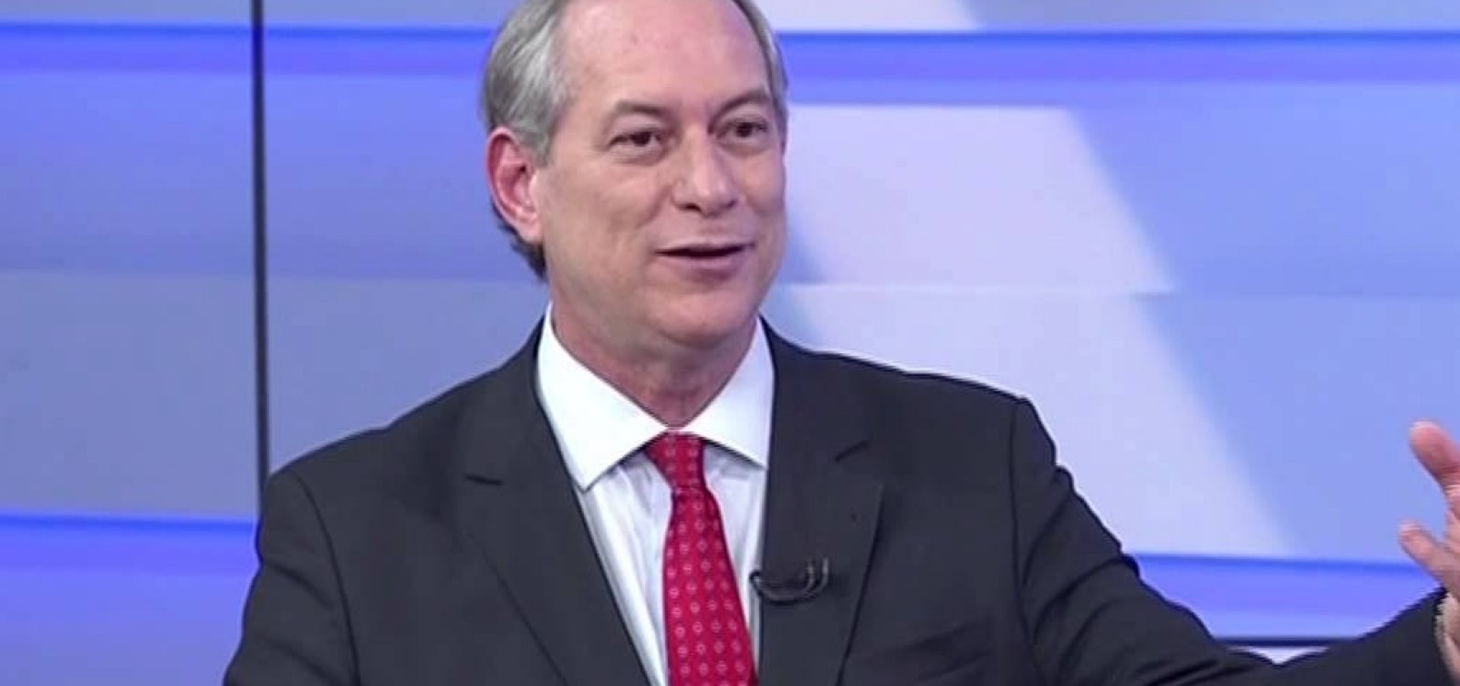 [Ciro Gomes ataca Gleisi Hoffmann: 'Chefe de quadrilha']
