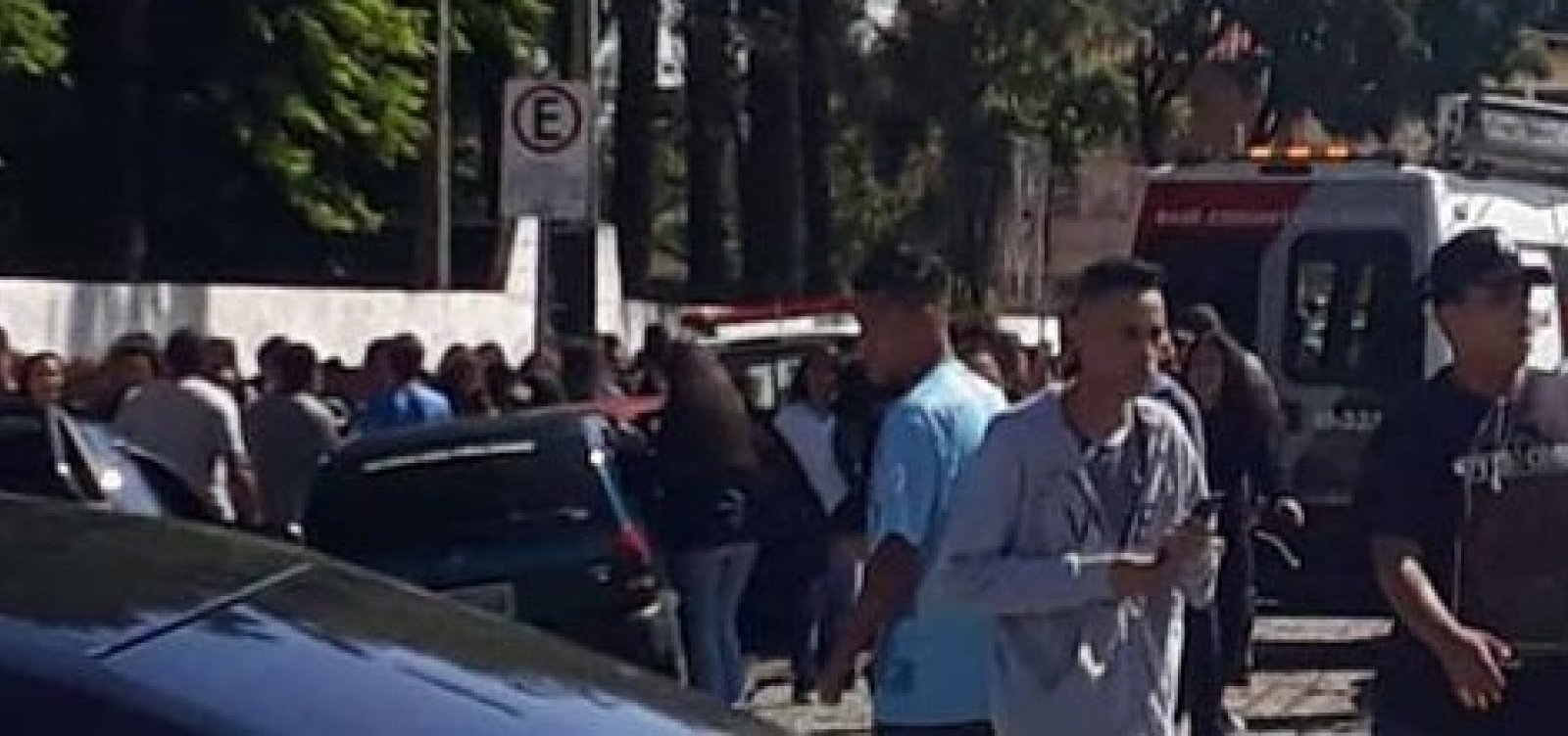 [Área de escola em São Paulo é isolada por ameaça de explosivos]