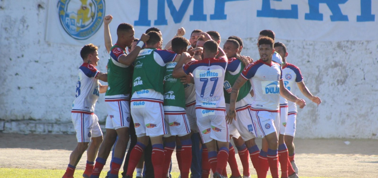 [Com quatro de Fernandão, Bahia goleia Jequié e avança no Baianão]
