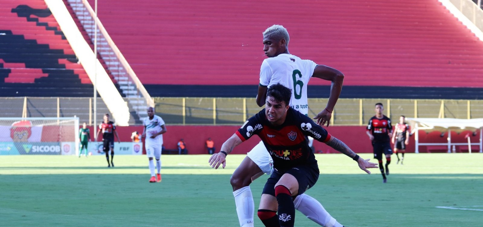 [Vitória perde e é eliminado pelo Flu de Feira no Baianão]
