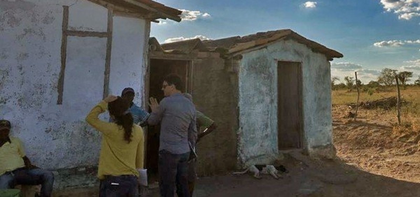 [Trabalhadores são resgatados em situação semelhante à escravidão em fazenda na Bahia  ]