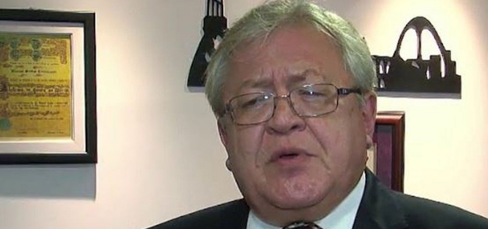 [Bolsonaro aprova demissÃ£o de presidente do Inep, diz coluna]