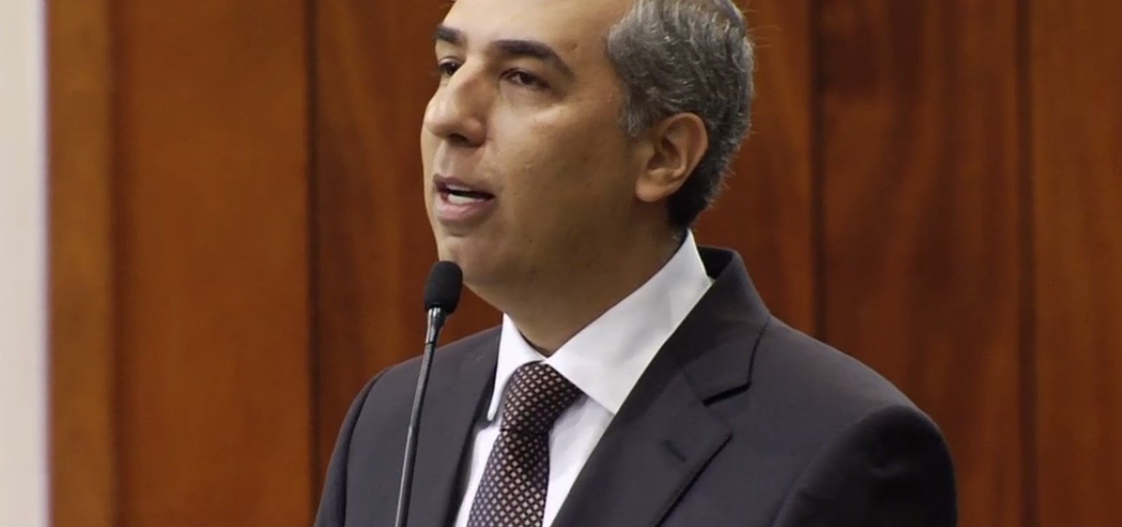 [PF cumpre mandados de busca e apreensão contra ex-governador de Goiás]