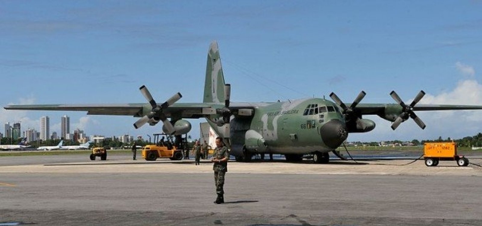 [AviÃµes da ForÃ§a AÃ©rea Brasileira levam medicamentos para MoÃ§ambique]