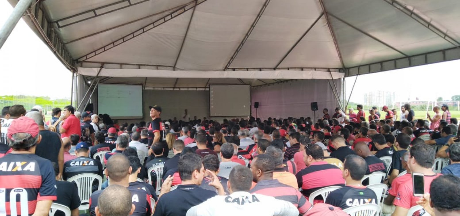 [Assembleia aprova antecipação de eleição no Vitória ]