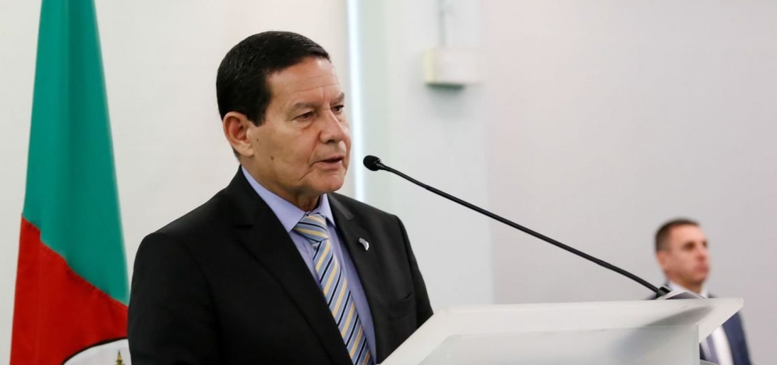 ['Decisão do presidente', diz Mourão sobre vídeo pró-ditadura divulgado pelo Planalto]