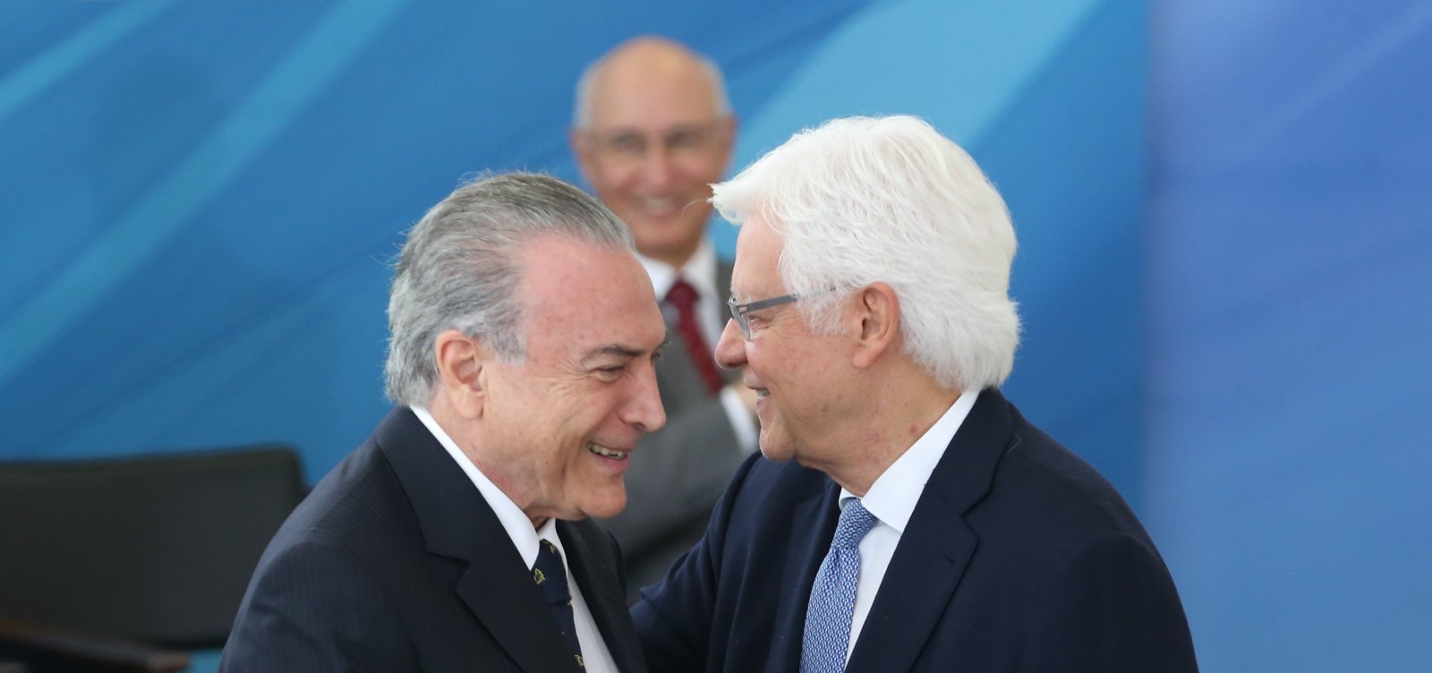 [Temer, Moreira Franco e mais 12 viram rÃ©us na Lava-Jato no Rio]