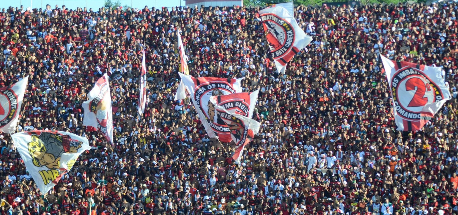 [Vitória já tem três pré-candidatos à presidência do clube]