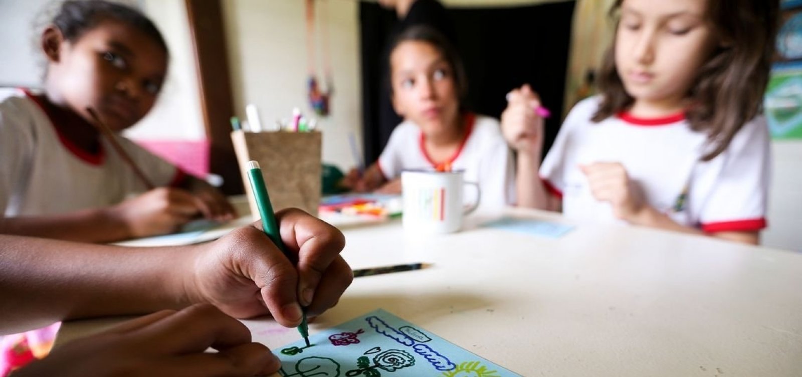 [Proposta de ensino domiciliar prevê acompanhamento de desempenho e registro prévio]