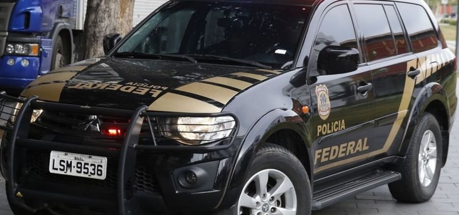 [Bolsonaro confirma convocação de mil policiais federais]