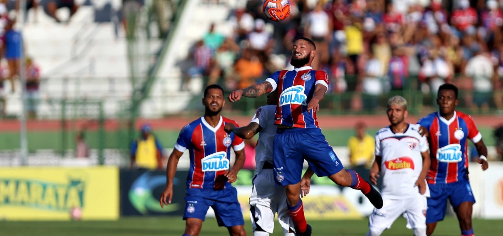 [Com gol aos 52 do segundo tempo, Bahia e Bahia de Feira empatam em 1 a 1 na primeira final do BaianÃ£o]