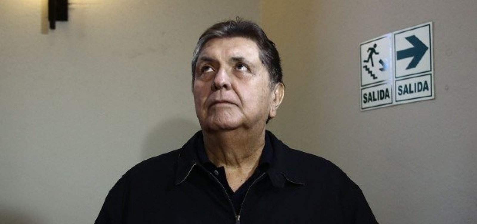 [Ex-presidente do Peru tenta suicídio após ordem de prisão no caso Odebrecht]