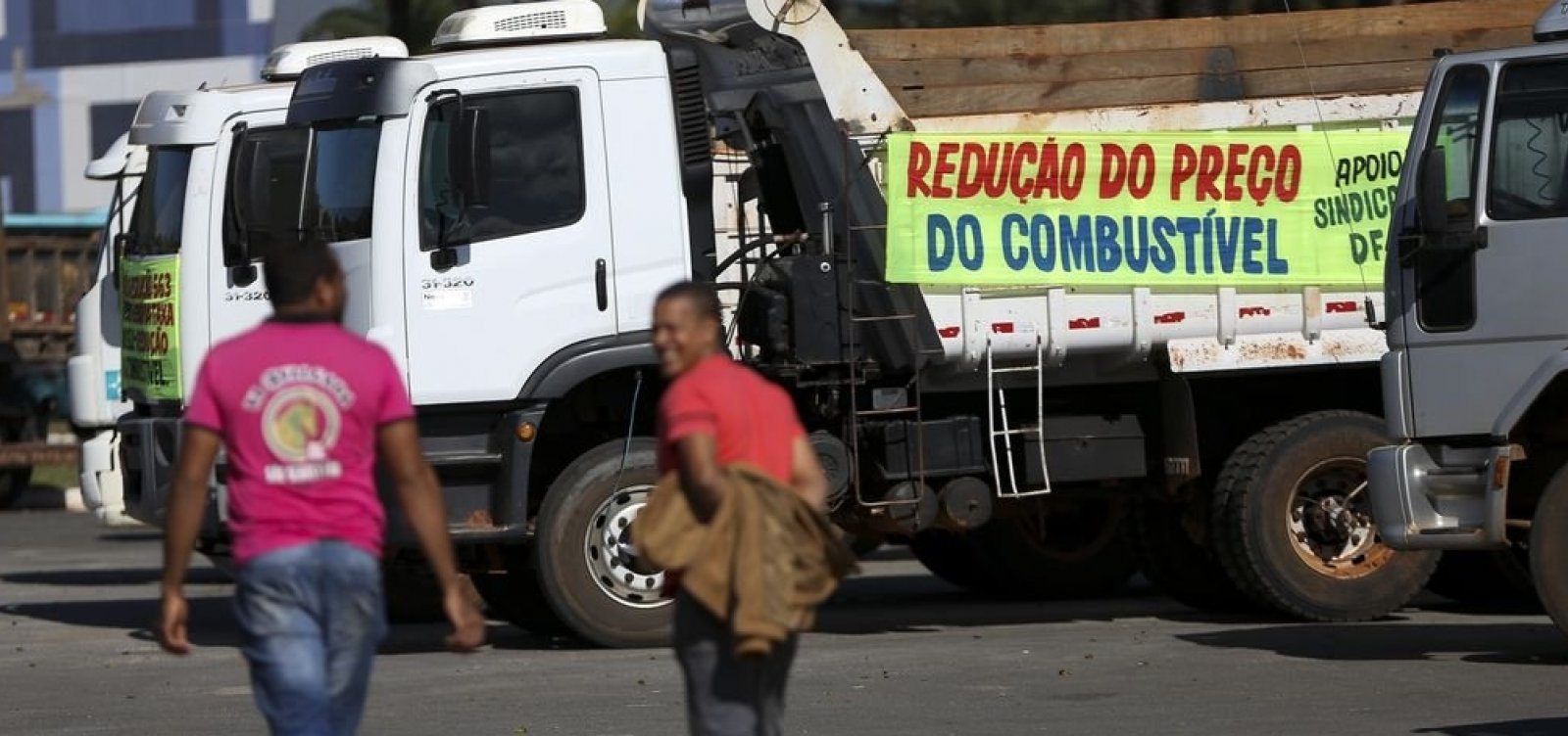 [Governo decide aumentar preÃ§o do diesel; caminhoneiros ameaÃ§am greve]