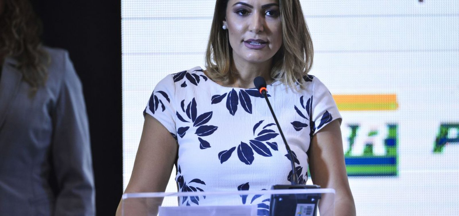 [Alerj concede a maior honraria do Rio à primeira-dama Michelle Bolsonaro]