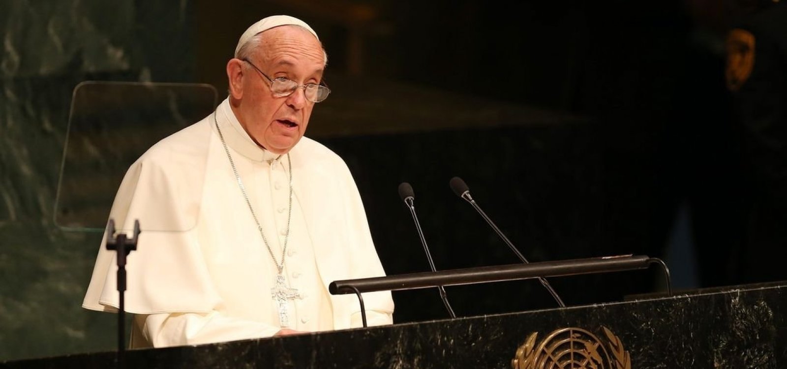 [Papa afirma que pessoas que rejeitam homossexuais 'não tem coração humano']