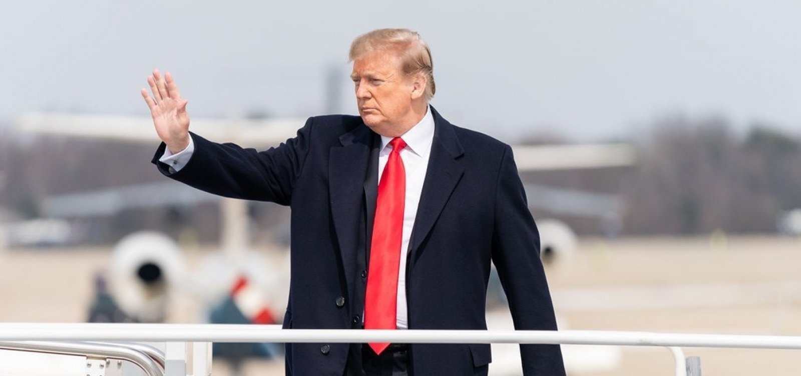 [Após relatório, democrata não descarta pedido de impeachment contra Trump]