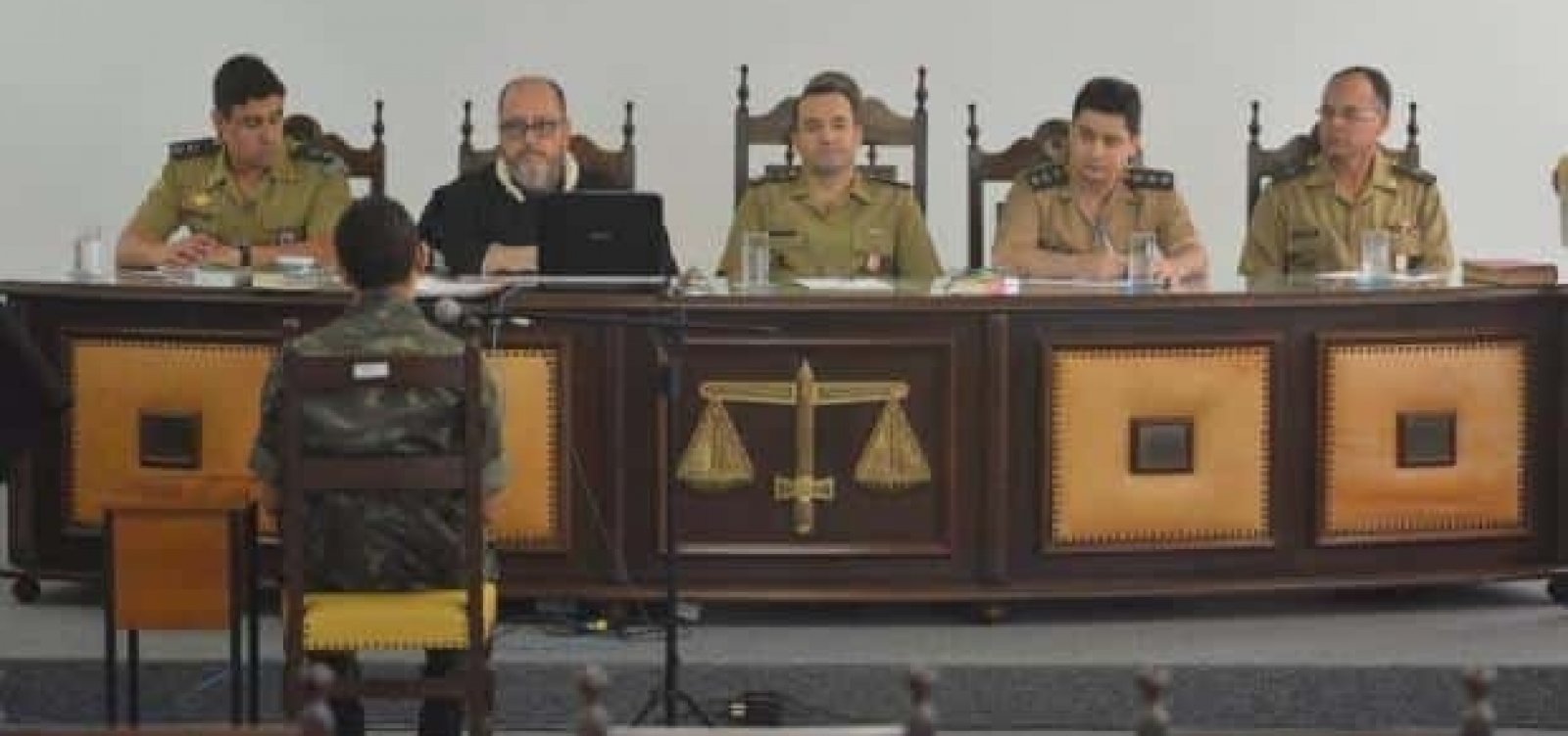 [Militares do ExÃ©rcito sÃ£o condenados por desvio de R$ 11 milhÃµes]