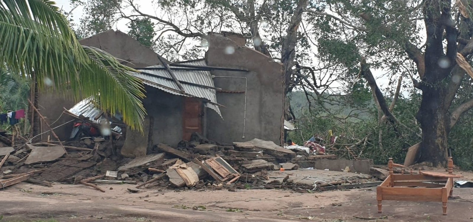 [Novo ciclone deixa cinco mortos e 18 mil desalojados em Moçambique]