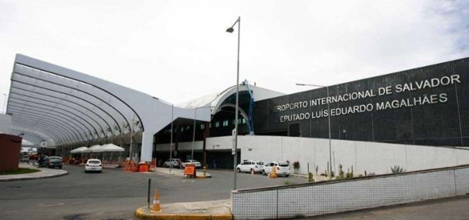 [Preço de passagens aéreas com saída de Salvador aumenta 100%; trecho para RJ chega a R$ 3 mil]