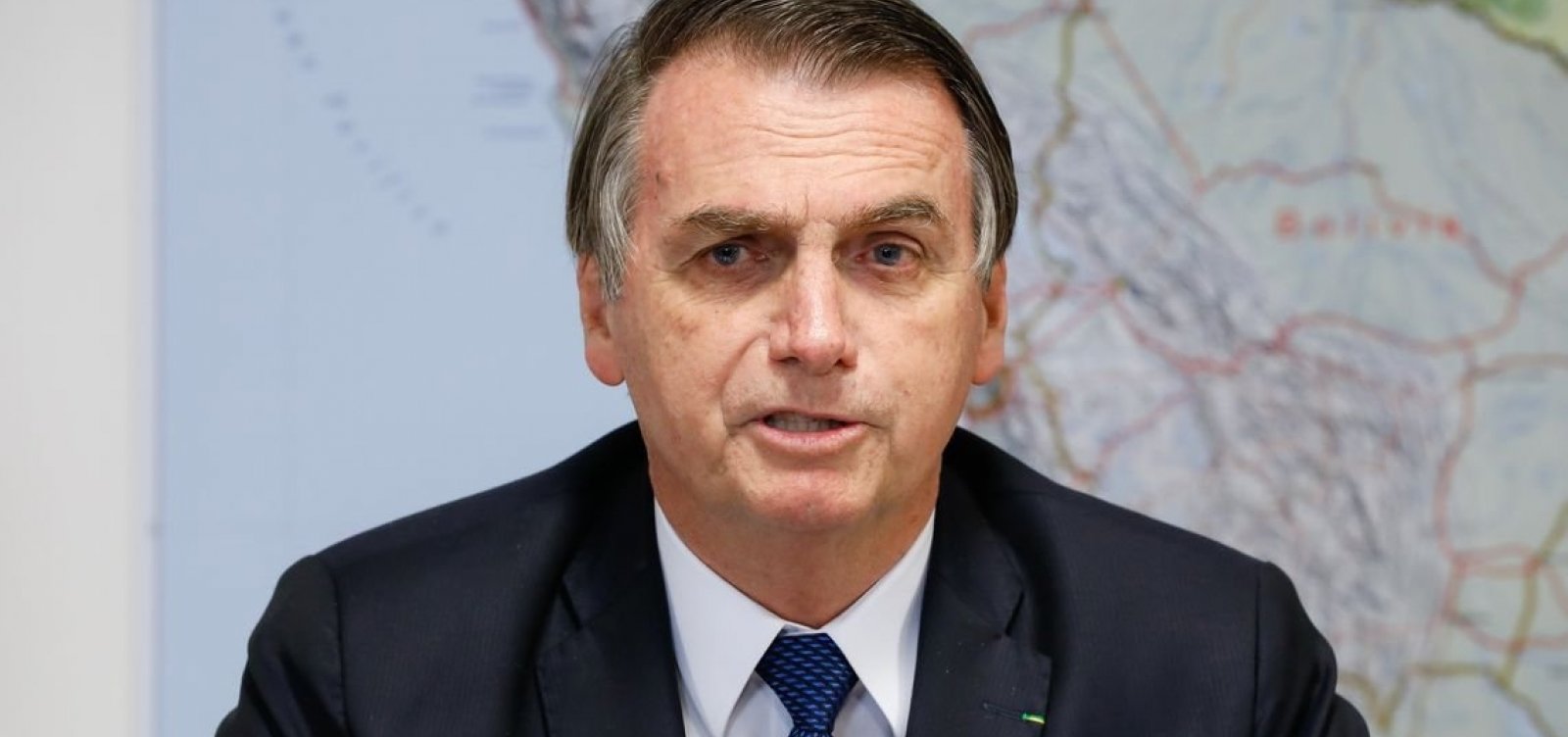 [Bolsonaro assina MP para diminuir burocracia em empresas]