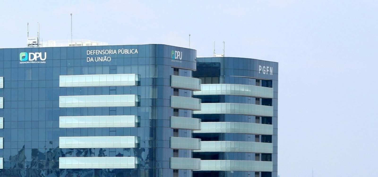 [Defensoria entra com aÃ§Ã£o para impedir corte de verba de universidades federais]