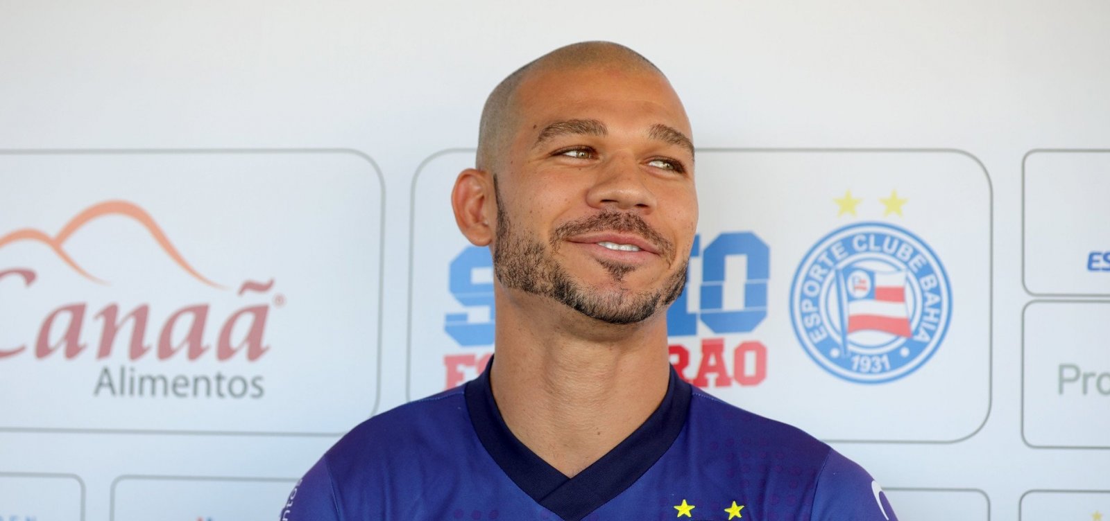[Volante do Bahia recebe sondagens do CSA]