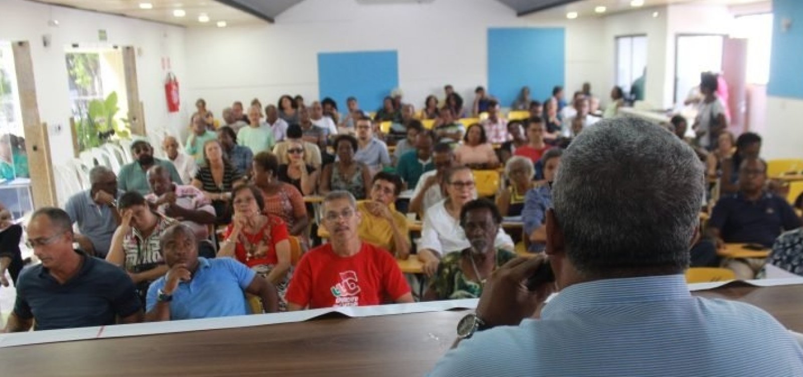 [Professores das redes pública e privada aderem à greve contra cortes e reforma da Previdência]