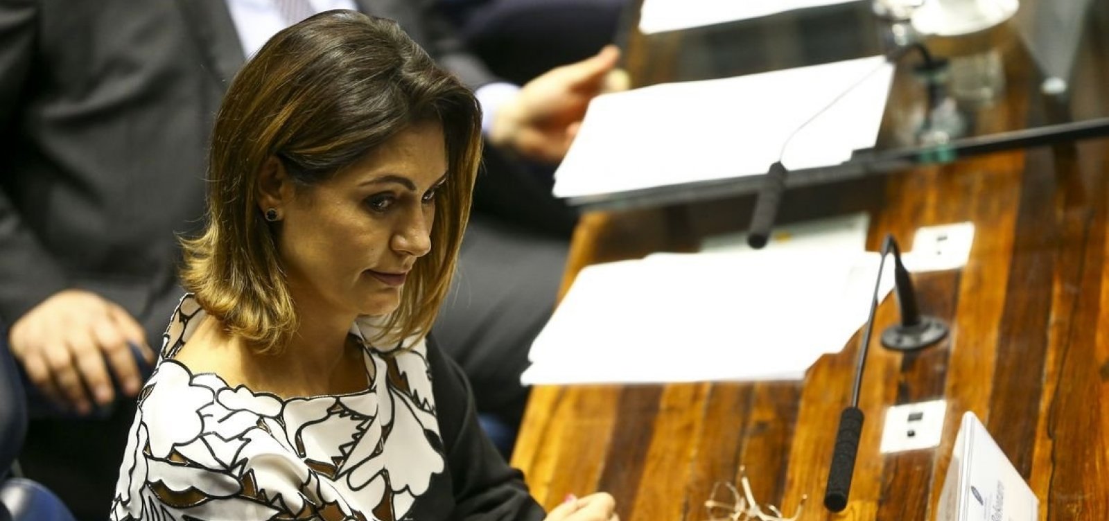 [MP poderá investigar cheques de Queiroz para Michelle Bolsonaro]