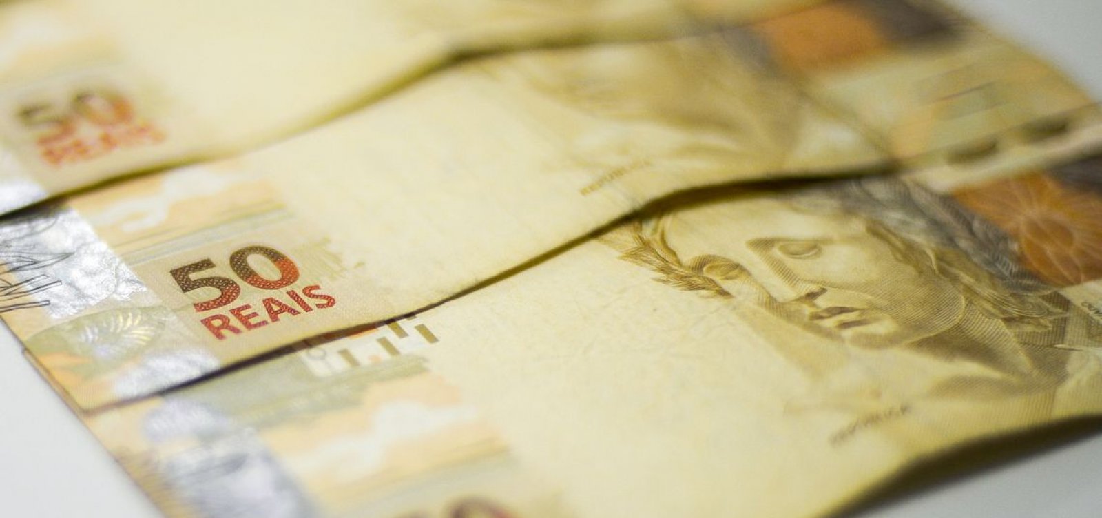 [Brasil está entre estagnação e depressão econômica, diz relatório]