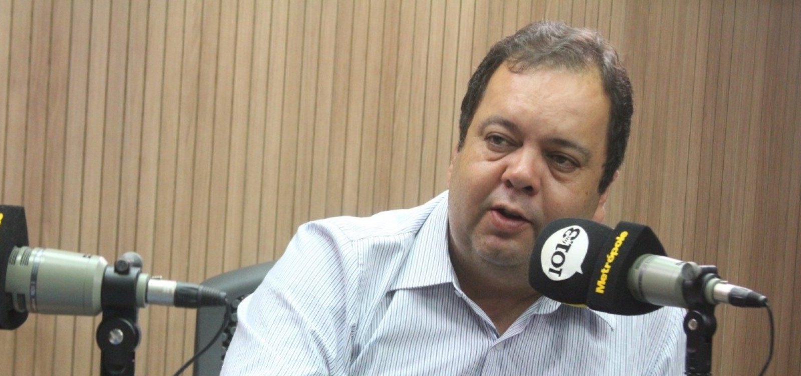 [Deputados suspeitam que Elmar Nascimento articula contra governo, diz revista]